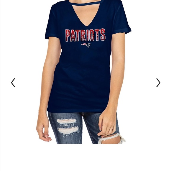 NFL New England Patriots women’s shirt with glitter and choker neckline SZ S NWT - Picture 9 of 11
